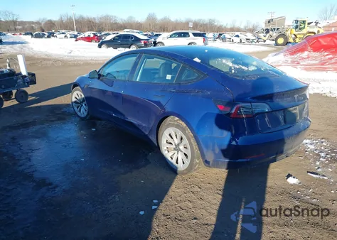 2021 Tesla Model 3 Long Range Dual Motor All-Wheel Drive z USA, uszkodzony, nr VIN 5YJ3E1EB8MF049923